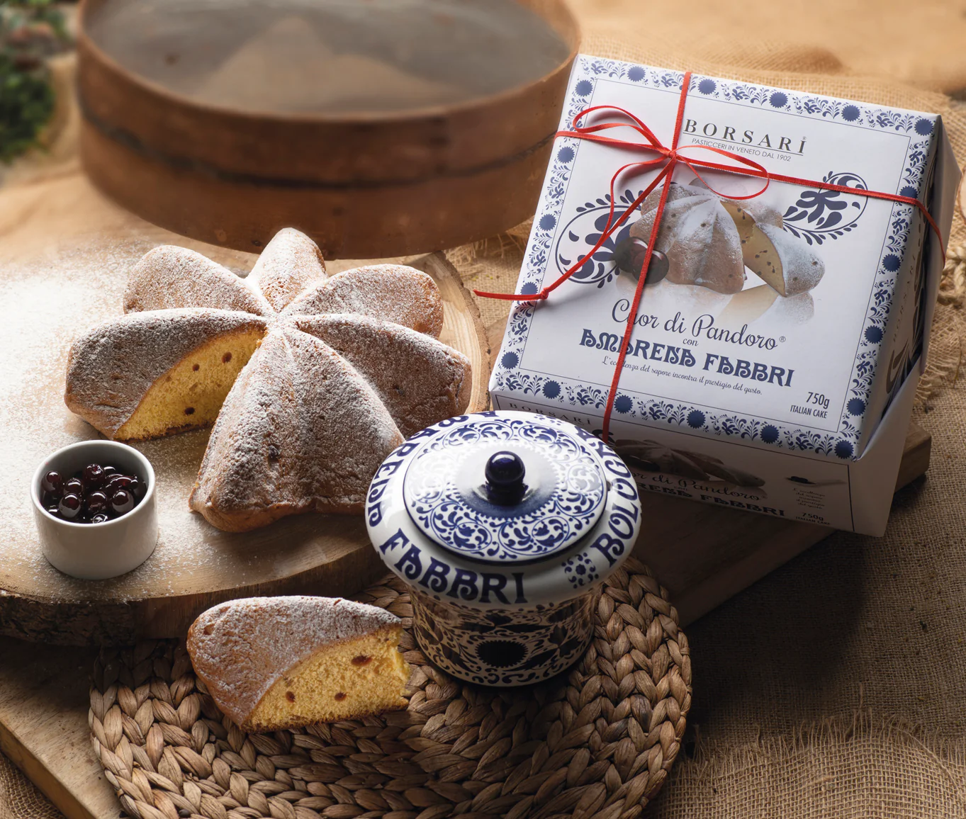Borsari Cuor di Pandoro With Amarena Fabbri Cherries, 26.45 oz | 750g - Image 3