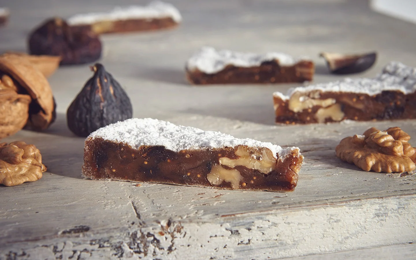Sapori Panforte Fichi e Noci, Panforte With Fig and Walnuts, 10.58 oz - Image 2