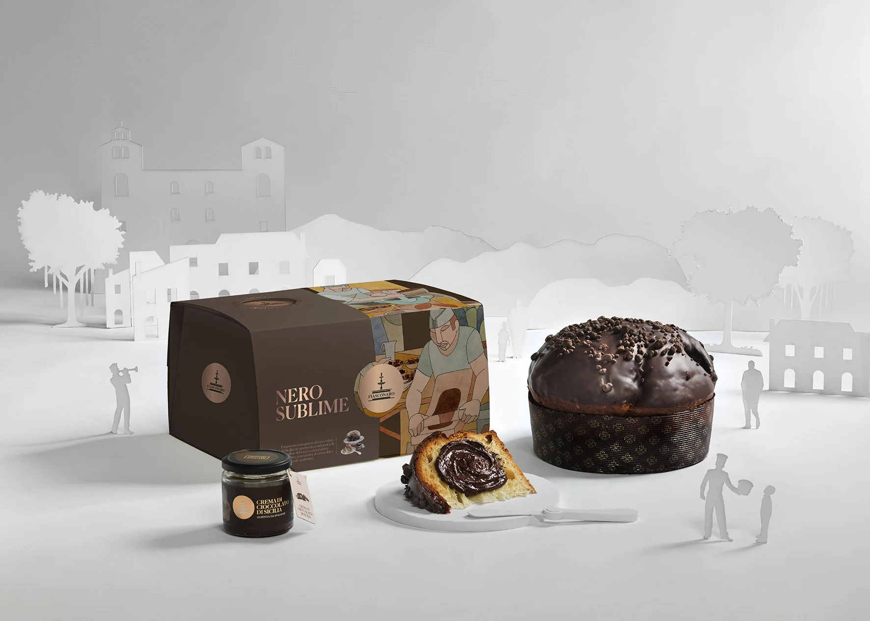 Fiasconaro Panettone Topped With Strawberry Jam and Chocolate Coating, Nero Sublime - Image 2