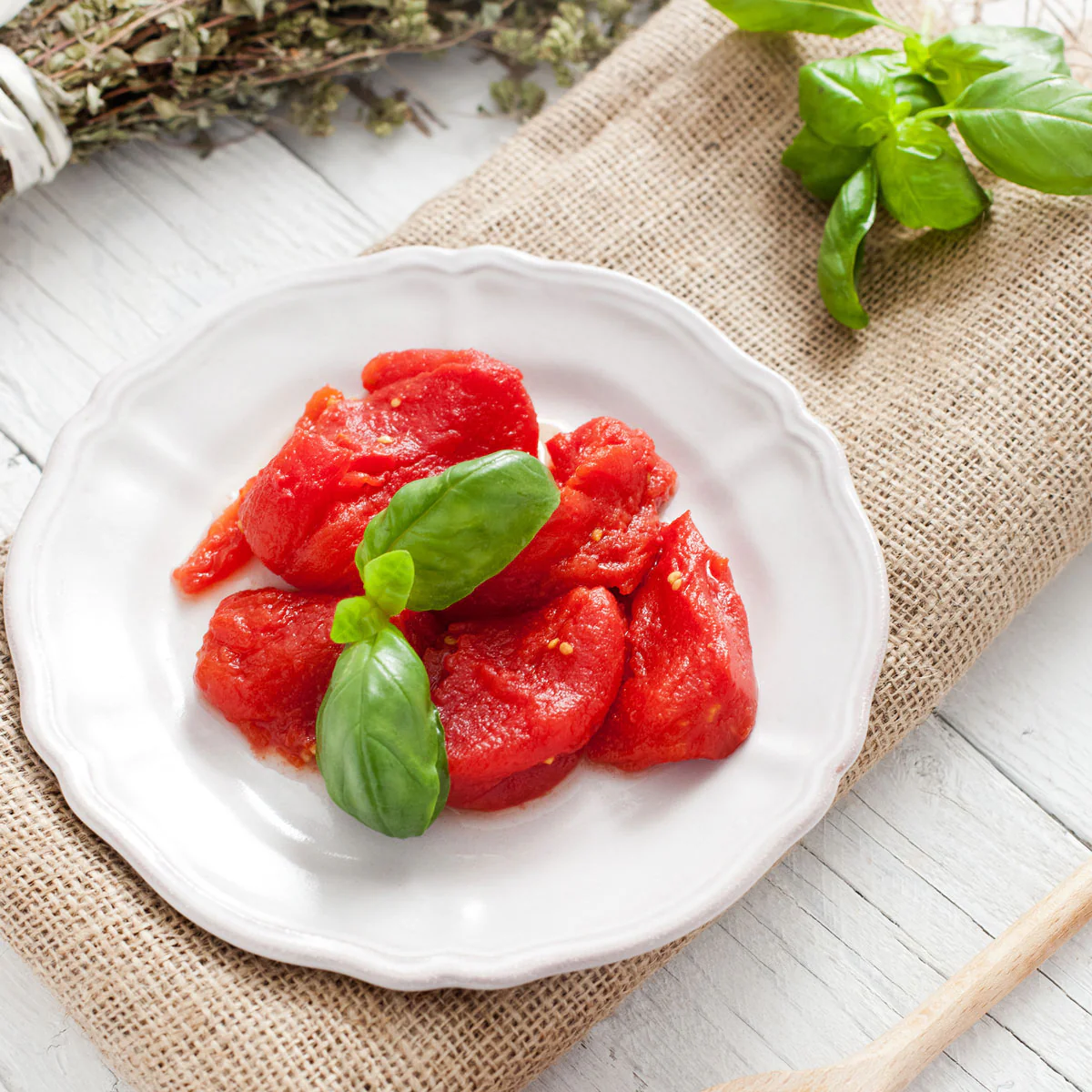 Masseria Mirogallo Hand Peeled Tomatoes, 100% Italian Tomatoes, Glass Jar, 18.70 oz | 530 ml - Image 3